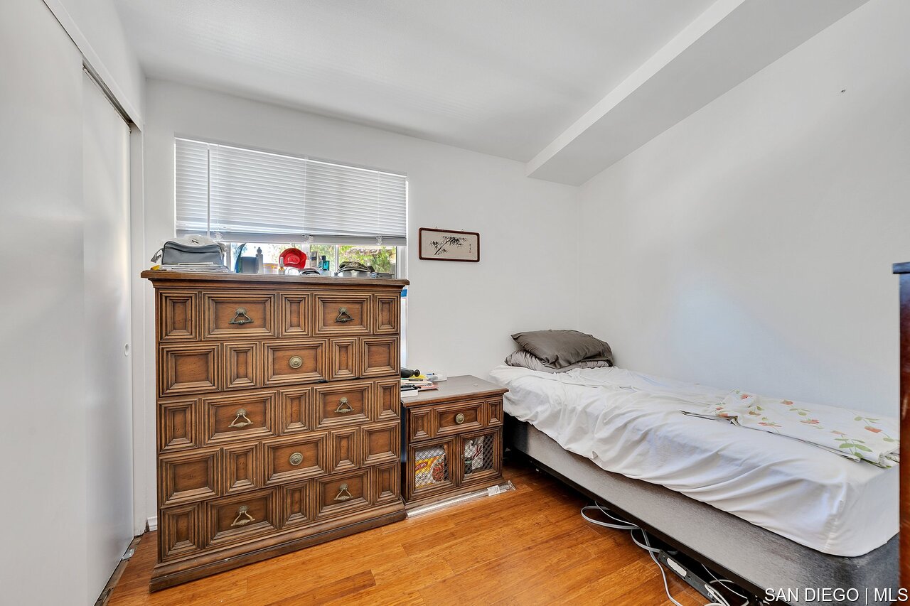 https://sdmls-assets.cdn-connectmls.com/pics/217AAED96EAA28A3E063EA11000A0D44/HD_1725657359067_12_web_or_mls_QP__3.JPEG
