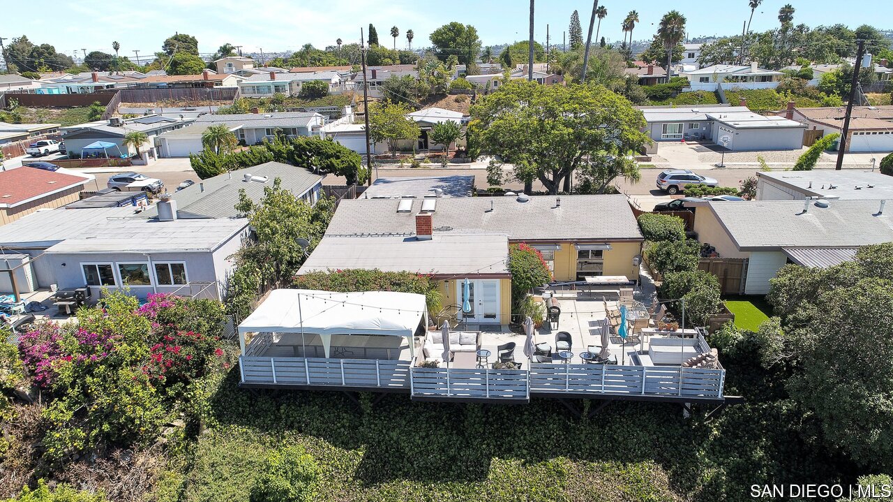 https://sdmls-assets.cdn-connectmls.com/pics/217AAED96EAA28A3E063EA11000A0D44/HD_1725657376239_31_web_or_mls_QP__25.JPEG