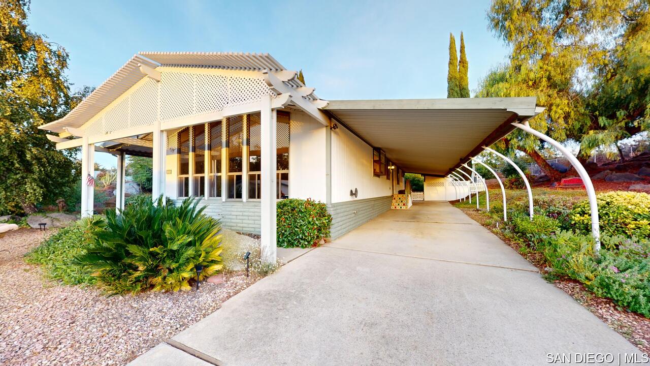 Home for Sale in Valley Center