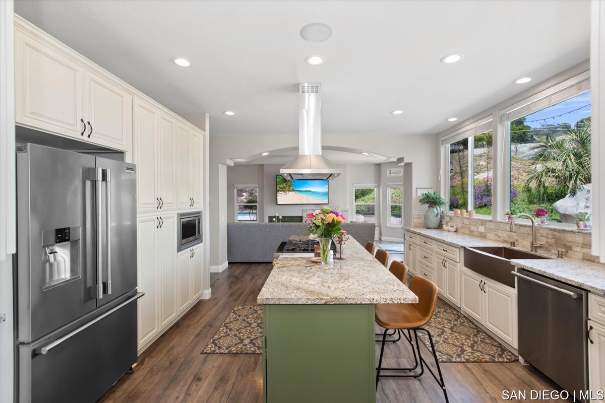 https://sdmls-assets.cdn-connectmls.com/pics/335F04EBBF4A9611E0633111000AF8B3/HD_1745333365382_17_Kitchen.JPEG
