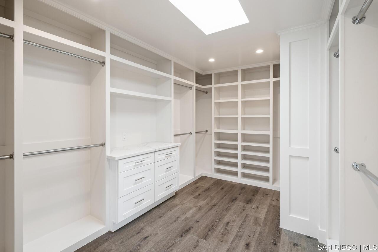 https://sdmls-assets.cdn-connectmls.com/pics/34275D8BFCD07CD0E0633111000A4769/HD_1746195780913_Photo_70.JPEG