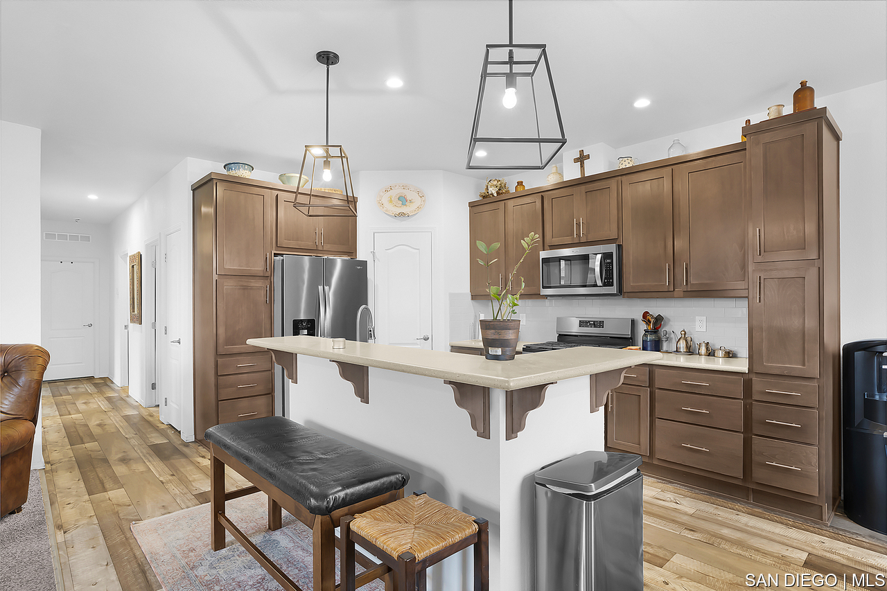 Home for Sale in Lakeside