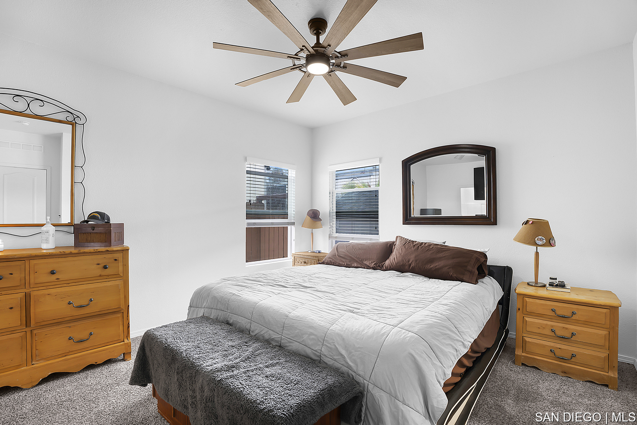 Home for Sale in Lakeside