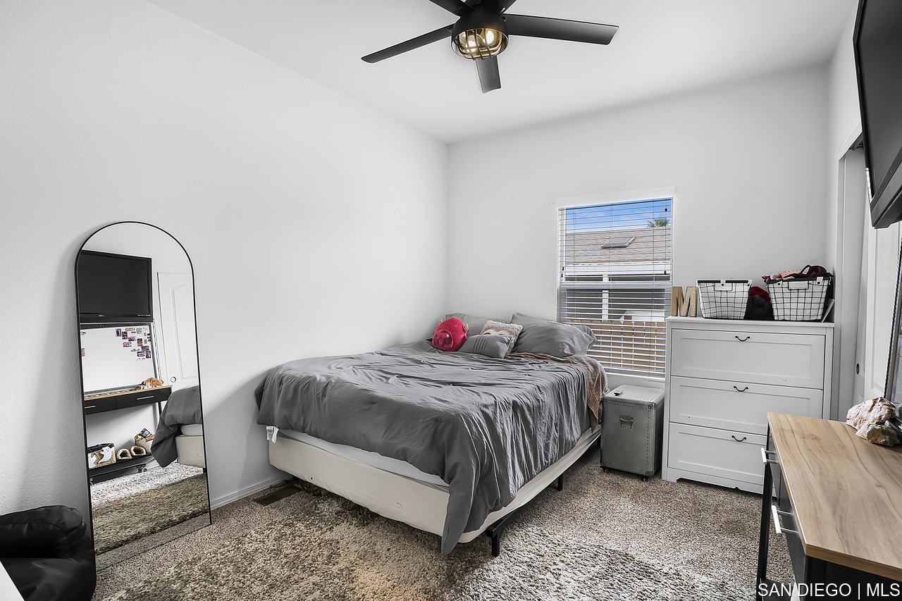 Home for Sale in Lakeside
