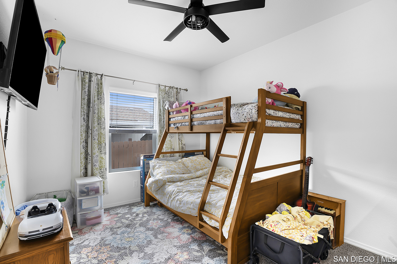 Home for Sale in Lakeside
