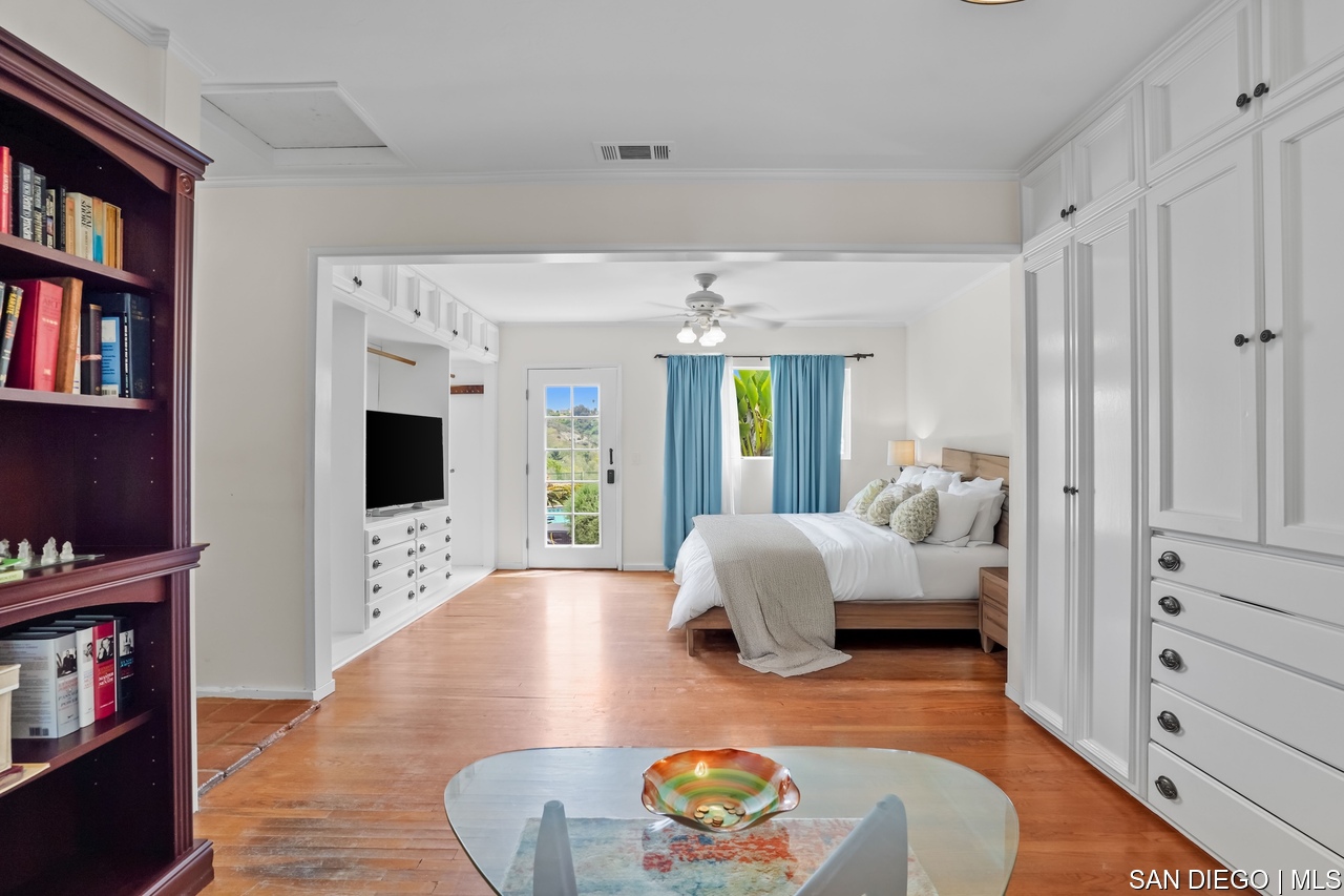 Home for Sale in Bonita