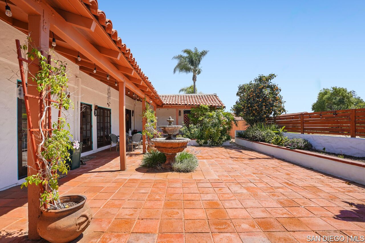 Home for Sale in Bonita