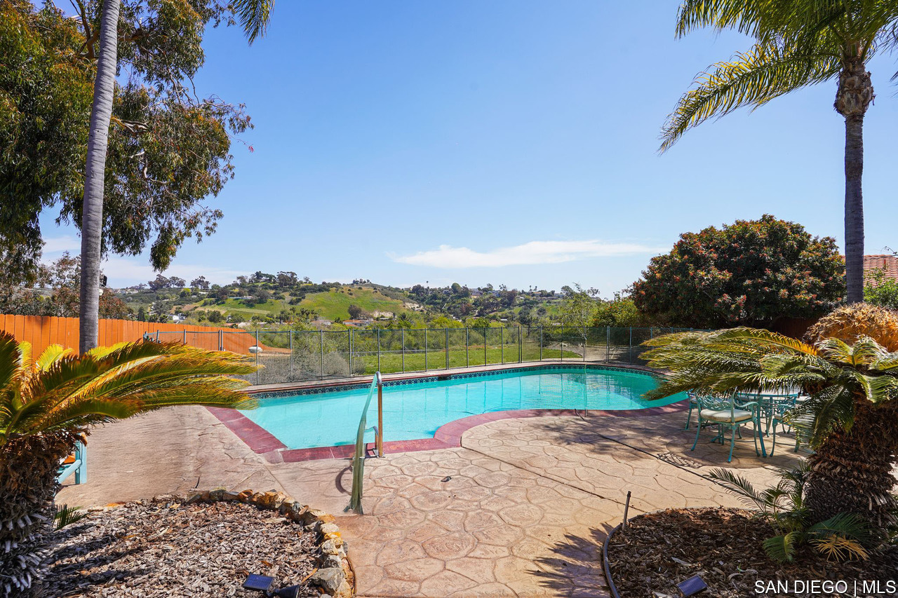 Home for Sale in Bonita