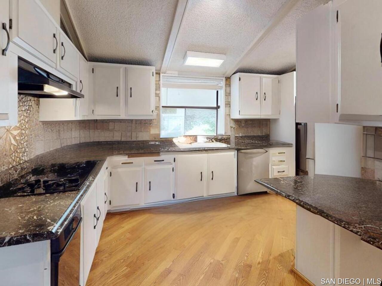 Home for Sale in Valley Center