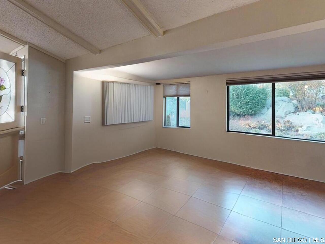 Home for Sale in Valley Center