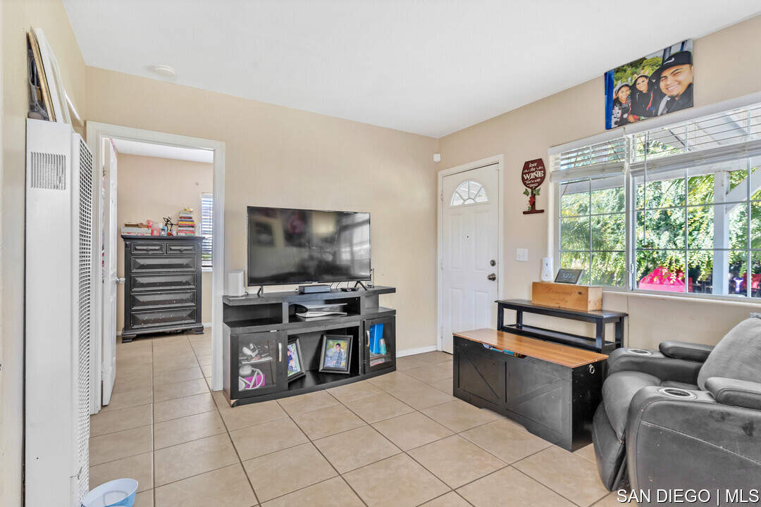 Home for Sale in Vista