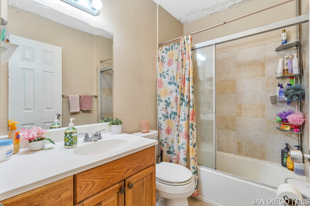 Home for Sale in Vista