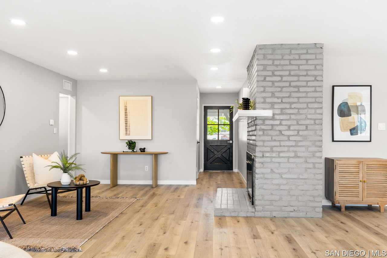 https://sdmls-assets.cdn-connectmls.com/pics/376AC32BAEF582B8E063EA11000AA7B6/HD_1749827876731_La_Mesa_7.JPEG