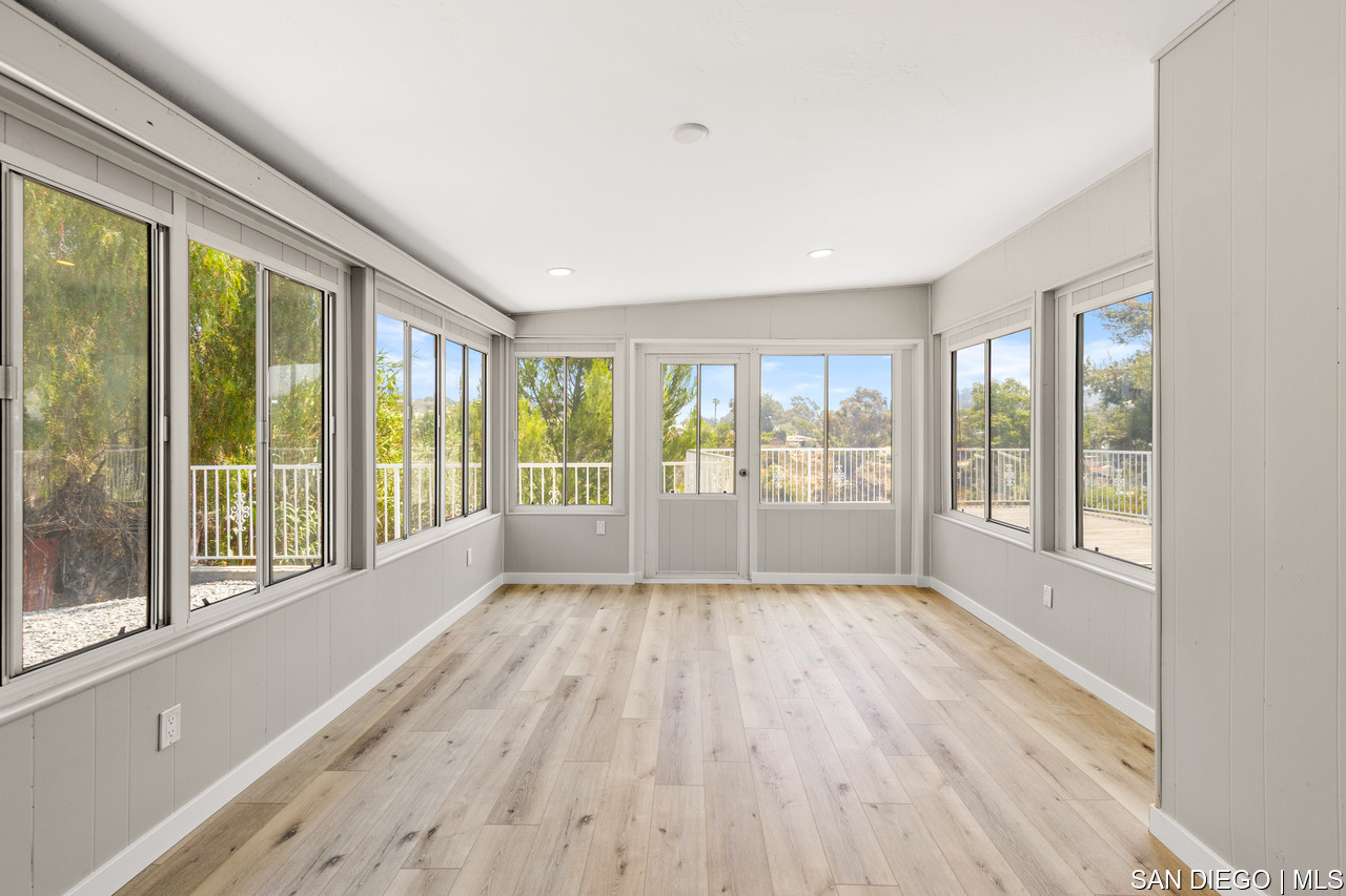 https://sdmls-assets.cdn-connectmls.com/pics/376AC32BAEF582B8E063EA11000AA7B6/HD_1749827882921_La_Mesa_26.JPEG