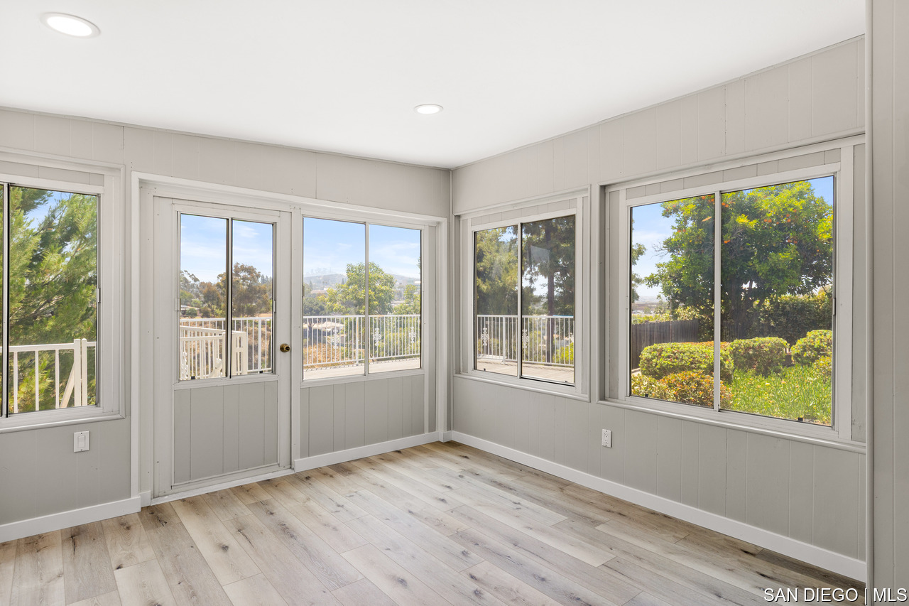 https://sdmls-assets.cdn-connectmls.com/pics/376AC32BAEF582B8E063EA11000AA7B6/HD_1749827883419_La_Mesa_29.JPEG