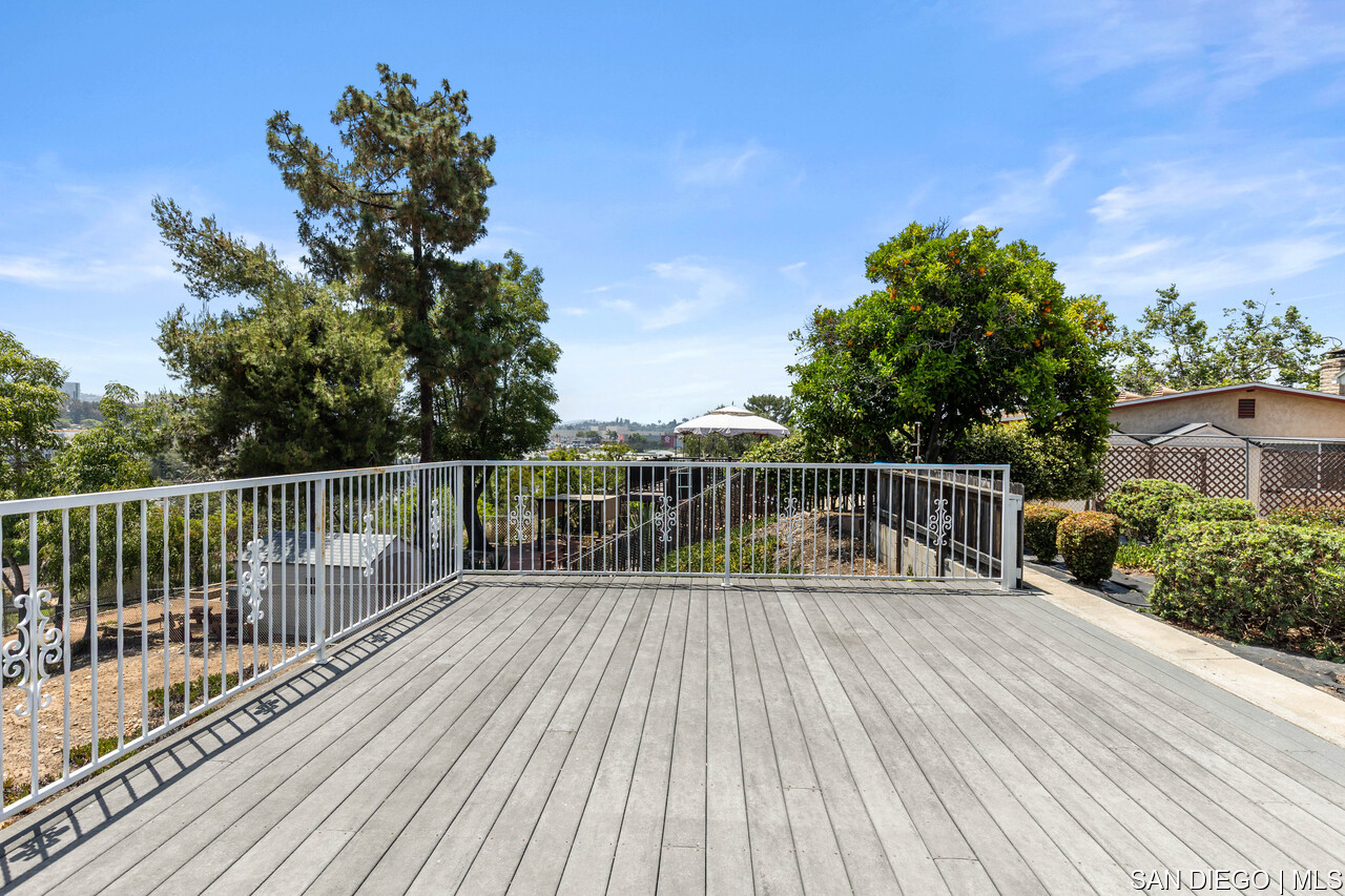 https://sdmls-assets.cdn-connectmls.com/pics/376AC32BAEF582B8E063EA11000AA7B6/HD_1749827884386_La_Mesa_31.JPEG