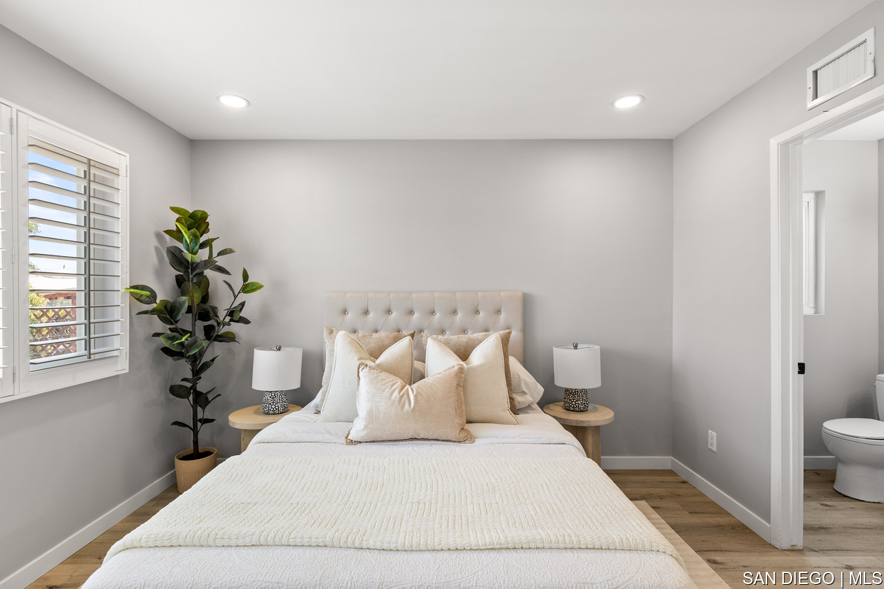 https://sdmls-assets.cdn-connectmls.com/pics/3776977B3A62A10DE063EA11000A7DCC/HD_1749827889602_La_Mesa_47.JPEG
