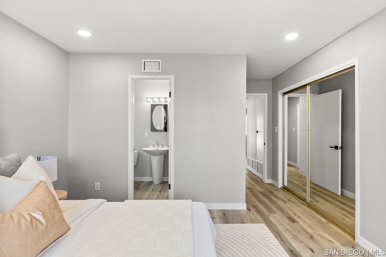 https://sdmls-assets.cdn-connectmls.com/pics/3776977B3A62A10DE063EA11000A7DCC/HD_1749827890501_La_Mesa_49.JPEG