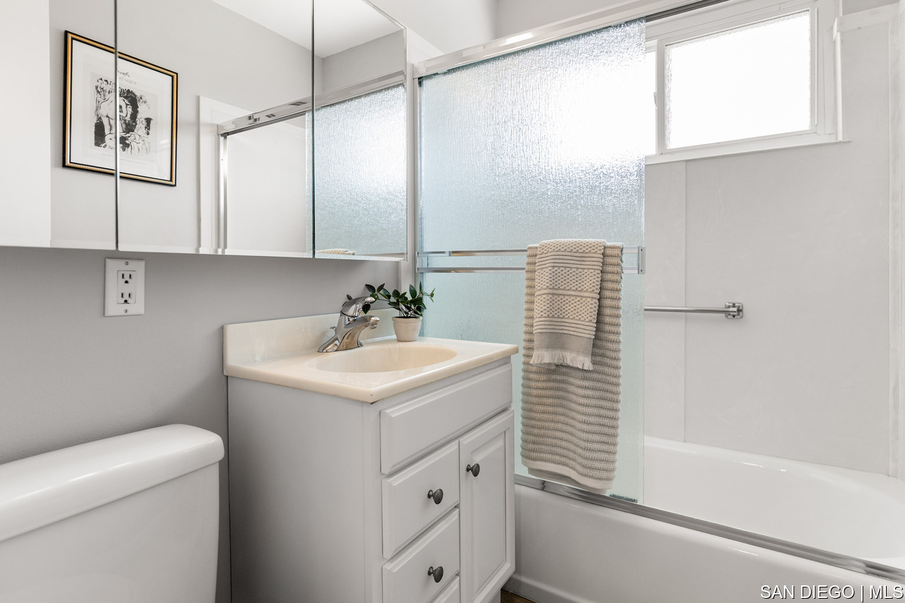 https://sdmls-assets.cdn-connectmls.com/pics/3776977B3A62A10DE063EA11000A7DCC/HD_1749827891003_La_Mesa_53.JPEG