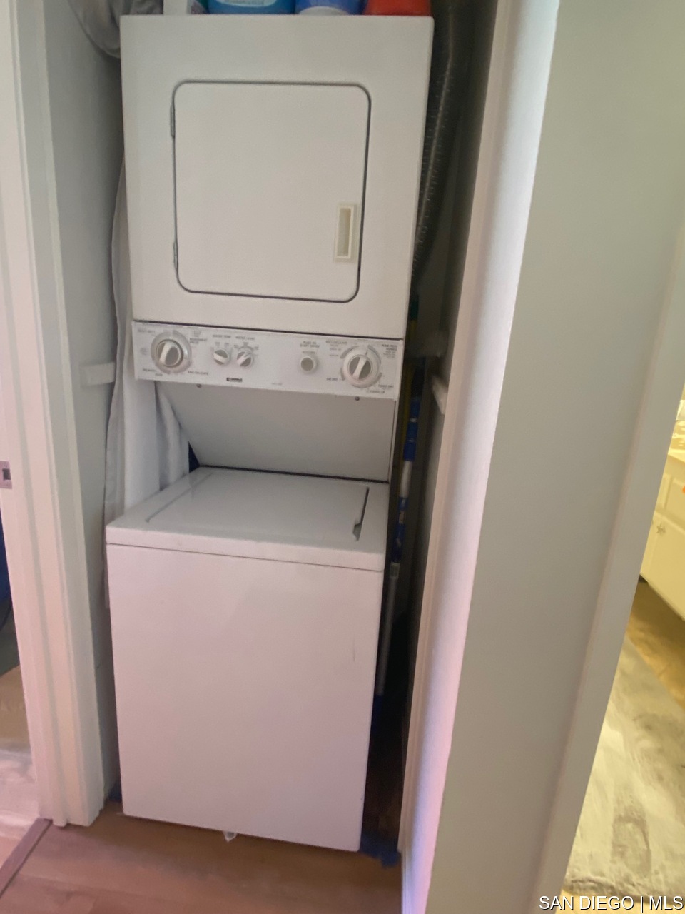 https://sdmls-assets.cdn-connectmls.com/pics/3818E63DE70586A7E0634411000A2FD9/HD_1750534250647_IMG_7717.JPEG