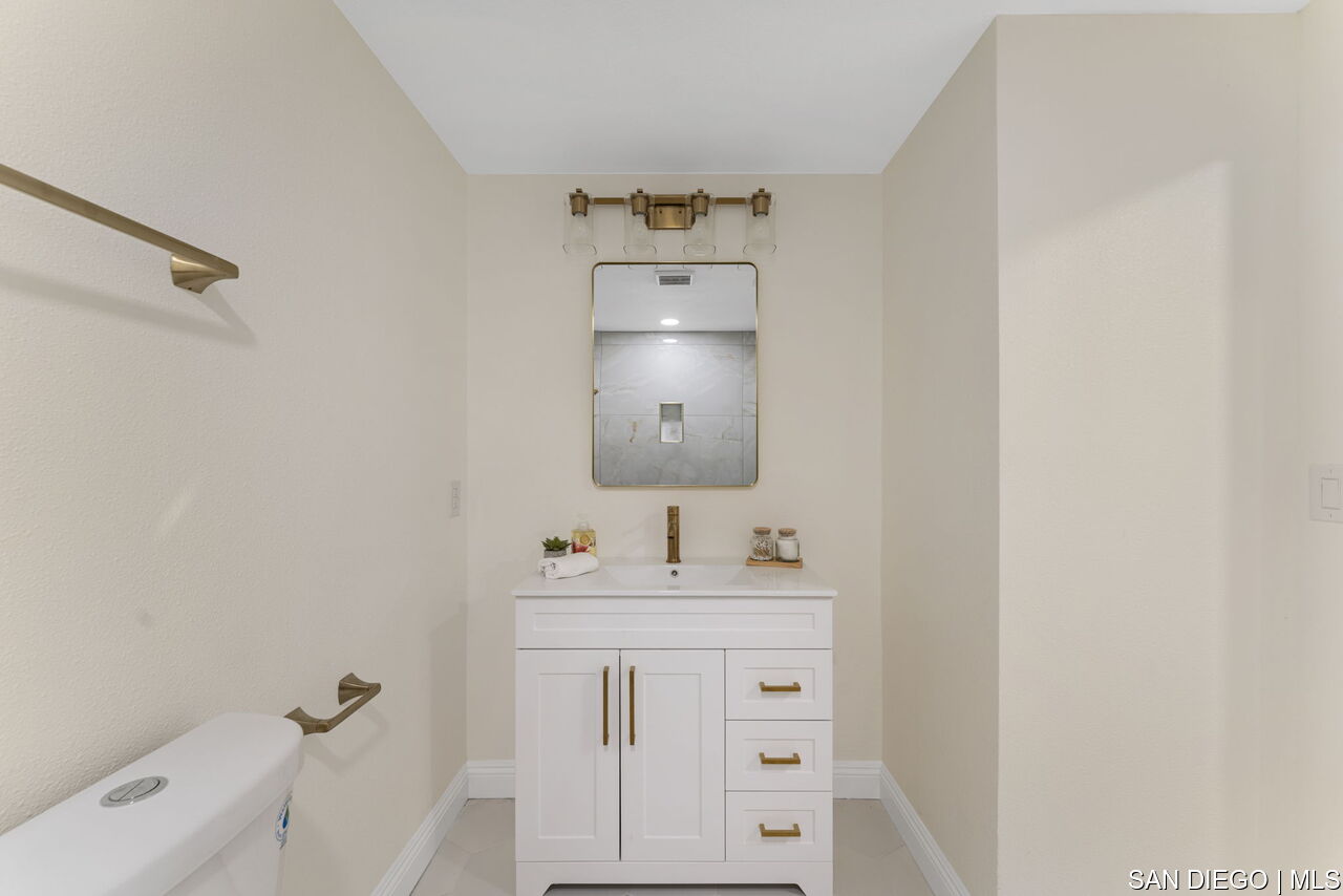 https://sdmls-assets.cdn-connectmls.com/pics/3944E8C20222D4B6E0637B13000AC99E/HD_1751905113511_40_web_or_mls__DSC9396.JPEG