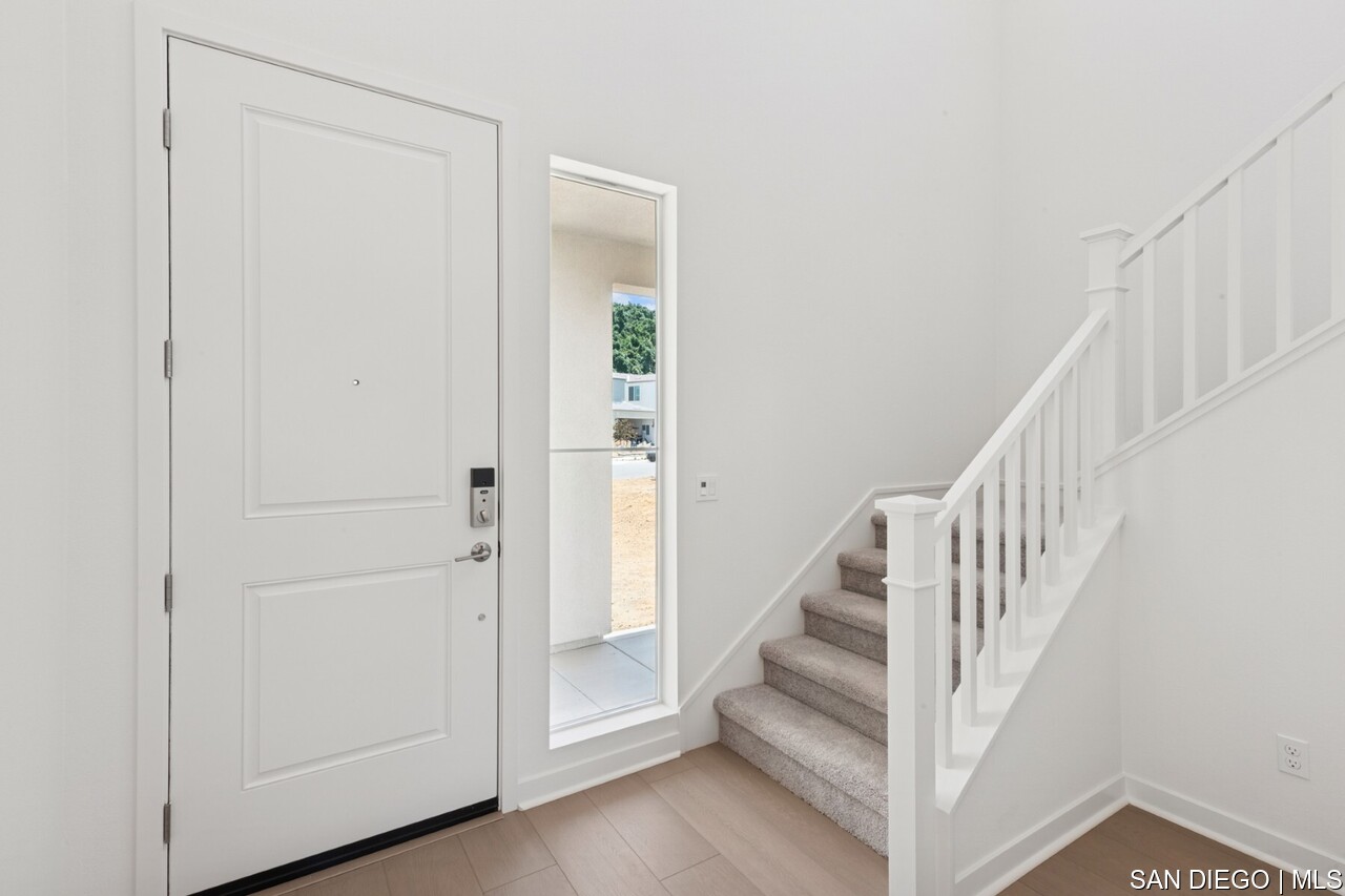 https://sdmls-assets.cdn-connectmls.com/pics/399E1EC4F628488EE0636E11000A3FED/HD_1752205841535_Pomelo_632MEADOWOODST_HDR_none37.JPEG