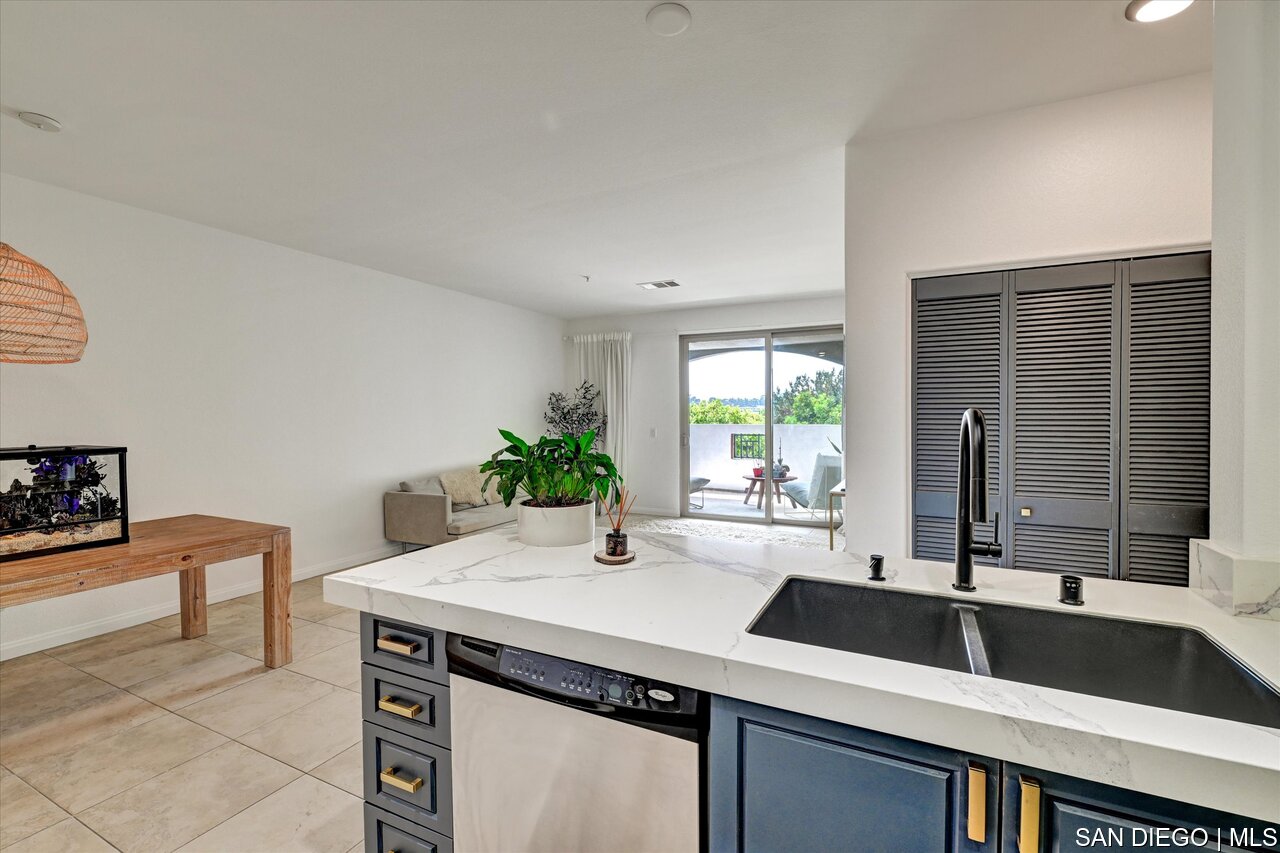 https://sdmls-assets.cdn-connectmls.com/pics/39E8244E56DD139FE0636E11000A153B/HD_1752536452085_08_3877_Pell_place_Unit_118_8.JPEG
