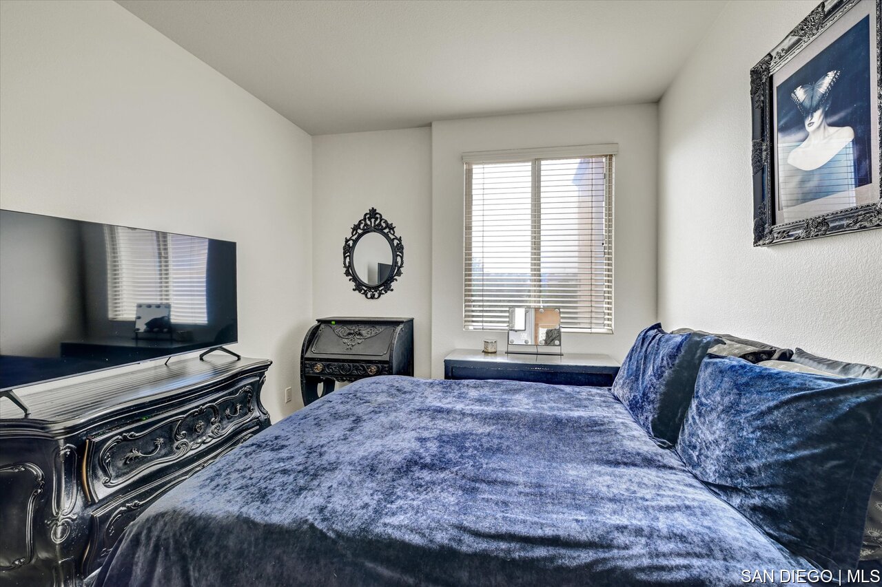 https://sdmls-assets.cdn-connectmls.com/pics/39E8244E56DD139FE0636E11000A153B/HD_1752536452963_16_3877_Pell_place_Unit_118_16.JPEG