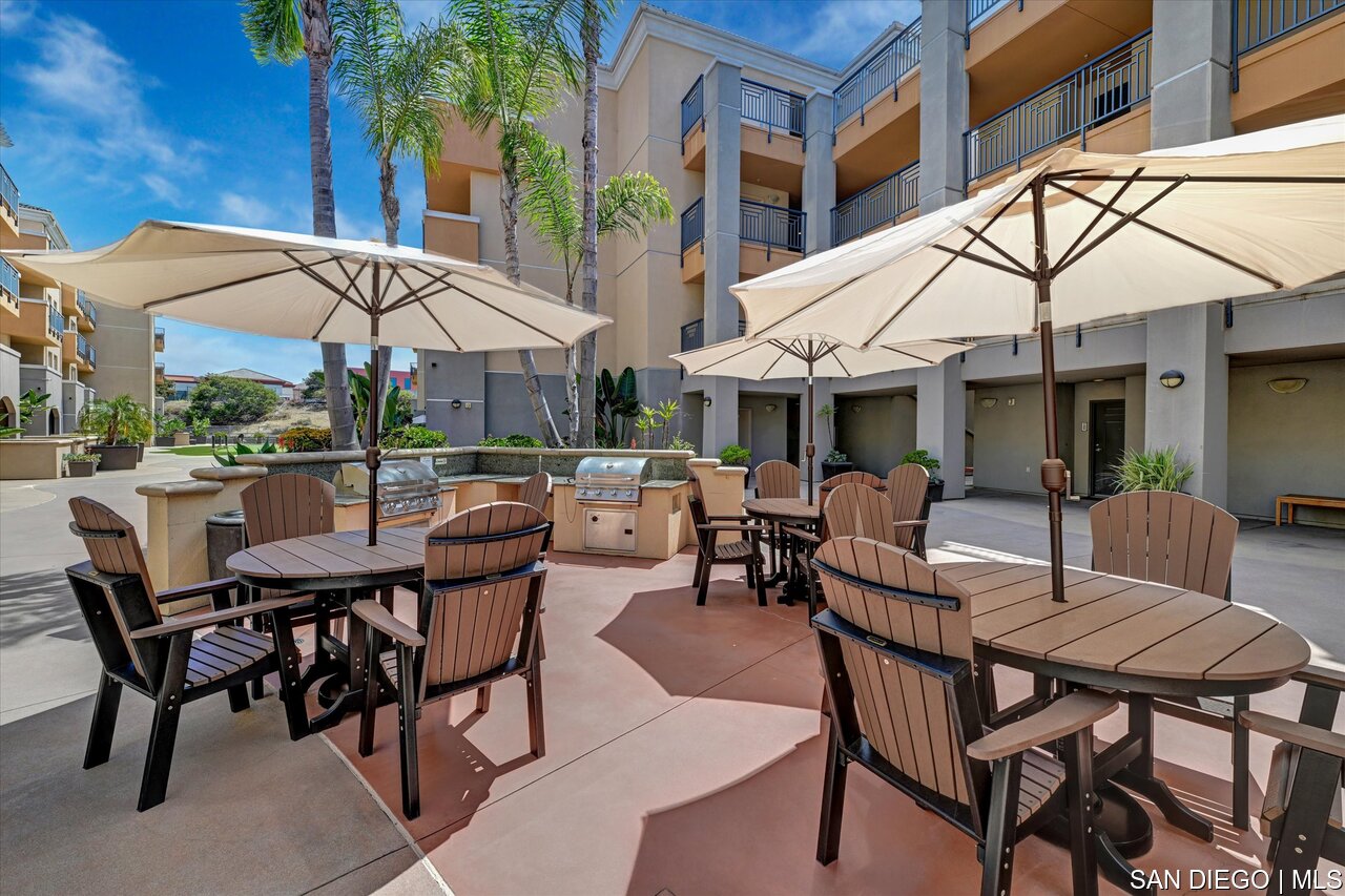 https://sdmls-assets.cdn-connectmls.com/pics/39E8244E56DD139FE0636E11000A153B/HD_1752536453974_25_3877_Pell_place_Unit_118_25.JPEG