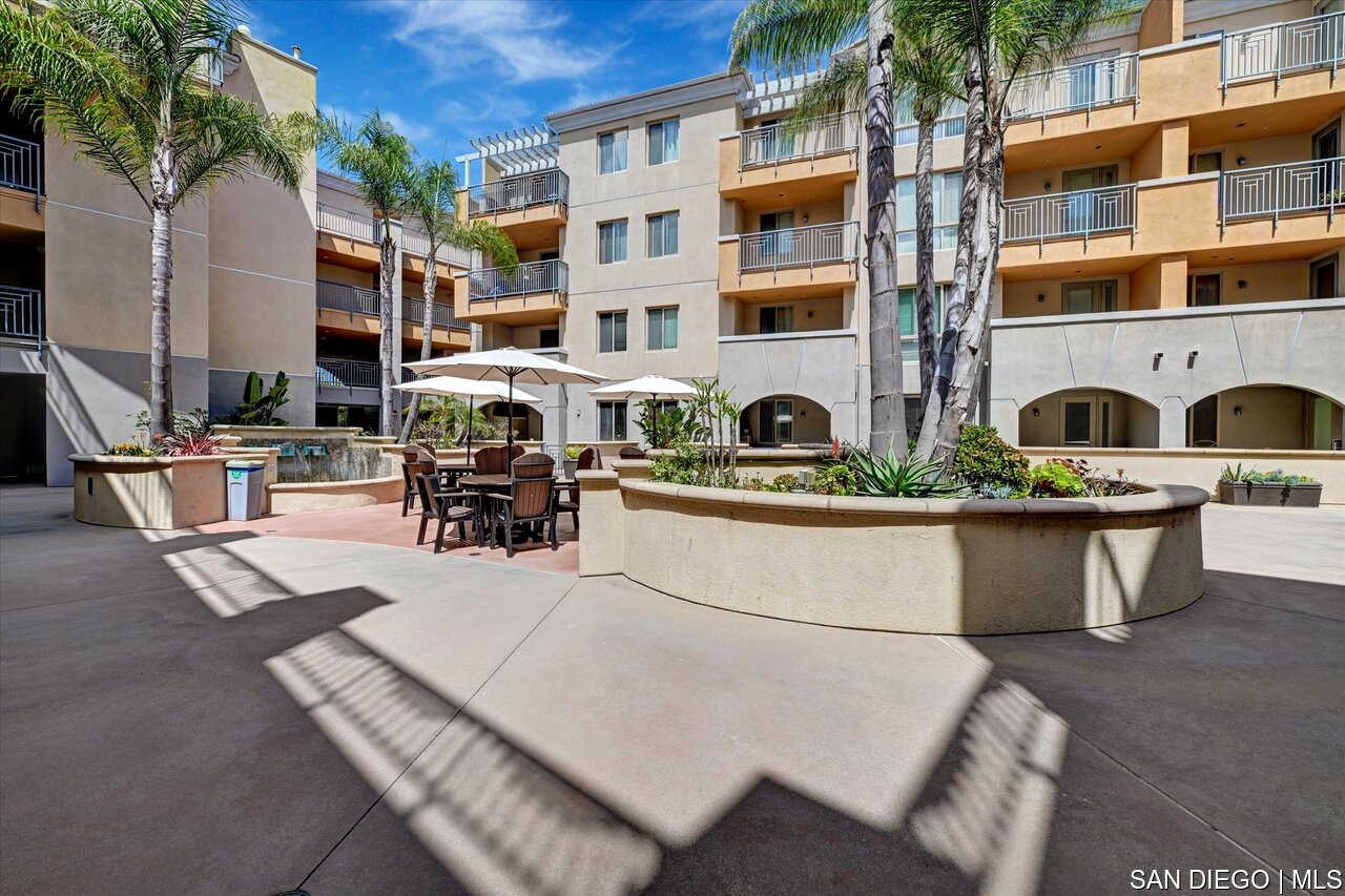https://sdmls-assets.cdn-connectmls.com/pics/39E8244E56DD139FE0636E11000A153B/HD_1752536454206_27_3877_Pell_place_Unit_118_27.JPEG