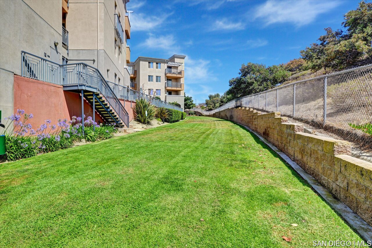 https://sdmls-assets.cdn-connectmls.com/pics/39E8244E56DD139FE0636E11000A153B/HD_1752536454716_31_3877_Pell_place_Unit_118_31.JPEG