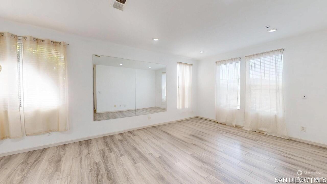 https://sdmls-assets.cdn-connectmls.com/pics/3C1F02DA71EAF82EE0639F13000AECE5/HD_1755009553706_1876_E_12th_St_National_City_CA_91950_07312025_174634_defurnished.JPEG