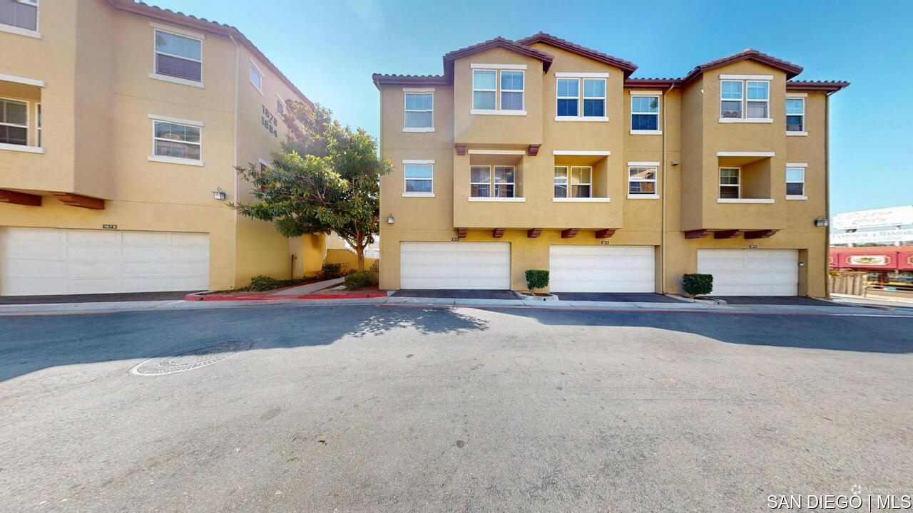 https://sdmls-assets.cdn-connectmls.com/pics/3C1F02DA71EAF82EE0639F13000AECE5/HD_1755009554928_1876_E_12th_St_National_City_CA_91950_07312025_175709_defurnished.JPEG