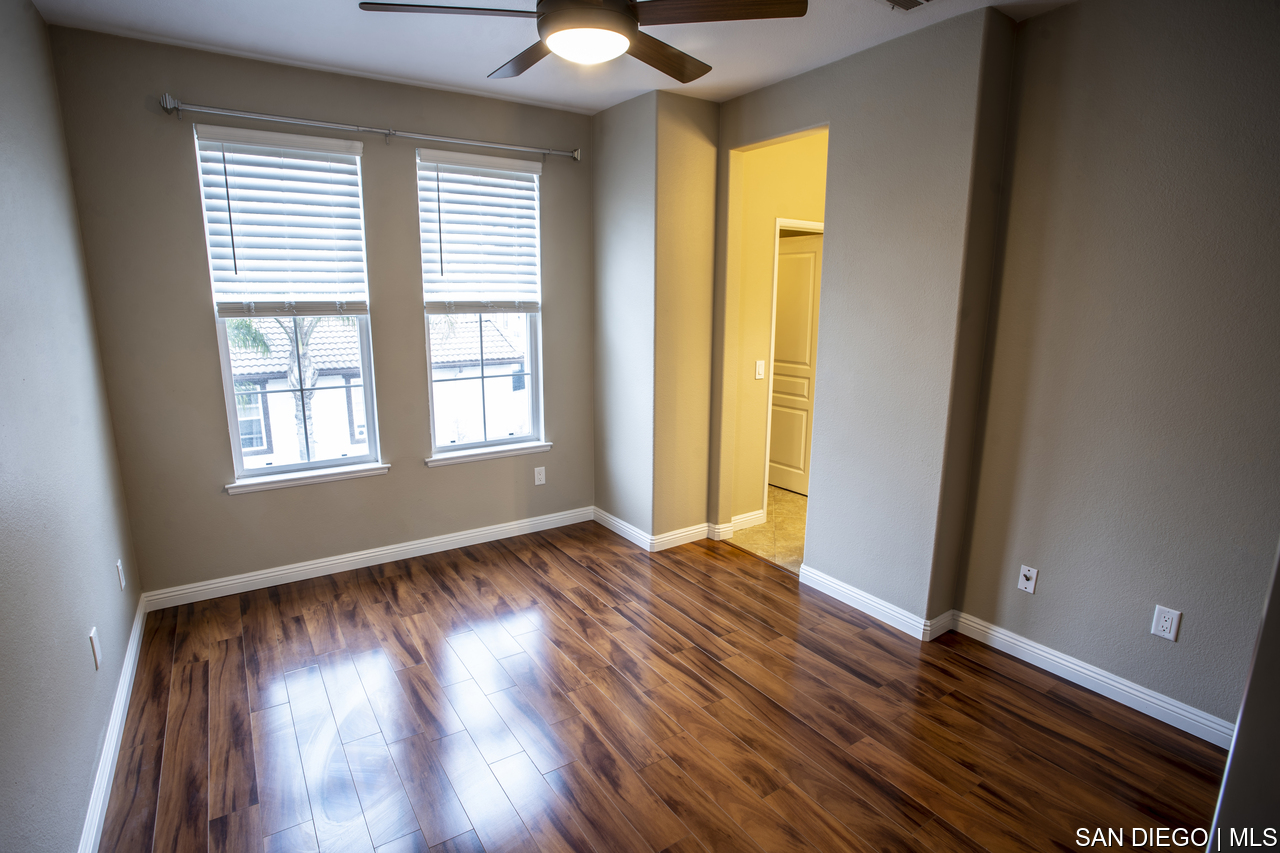 https://sdmls-assets.cdn-connectmls.com/pics/F968354220086F7EE0535F10000A1ECD/HD_1681675720411_master_bedroom_1.1.JPEG