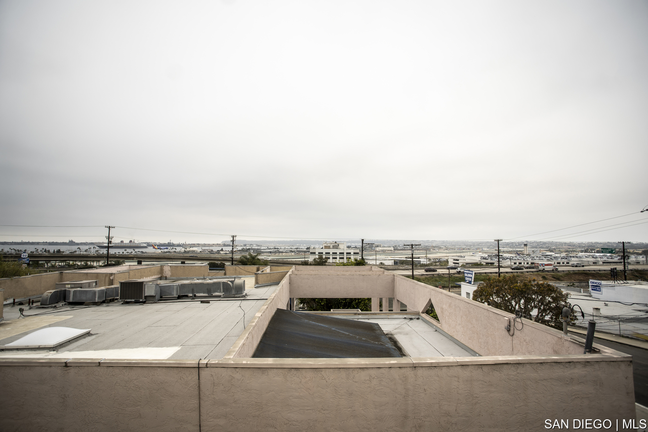 https://sdmls-assets.cdn-connectmls.com/pics/F968354220086F7EE0535F10000A1ECD/HD_1681675850683_bedroom_2_view.JPEG