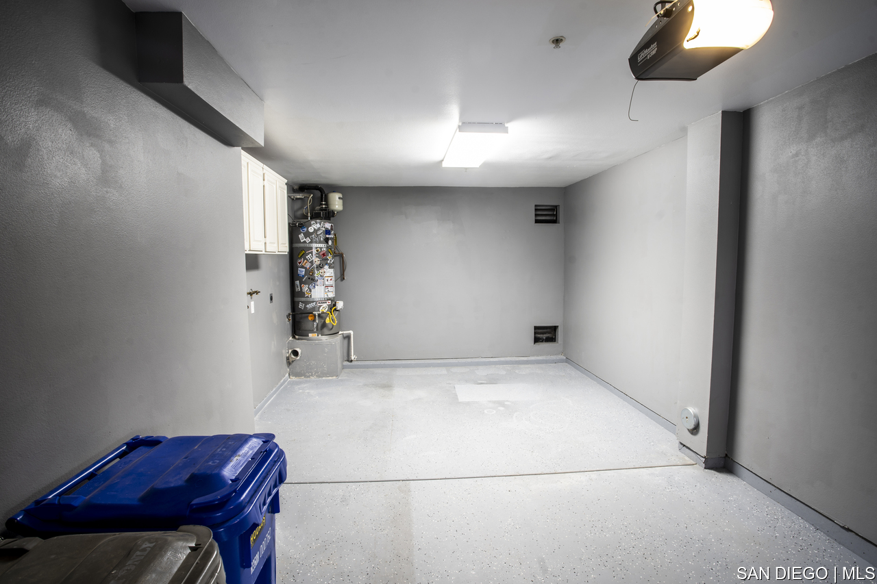 https://sdmls-assets.cdn-connectmls.com/pics/F968354220086F7EE0535F10000A1ECD/HD_1681675918899_garage_1.JPEG