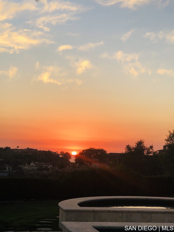 https://sdmls-assets.cdn-connectmls.com/pics/FFF0613CE38DB16AE0536110000A0D91/HD_1688779725242_Ambente_sunset.JPEG